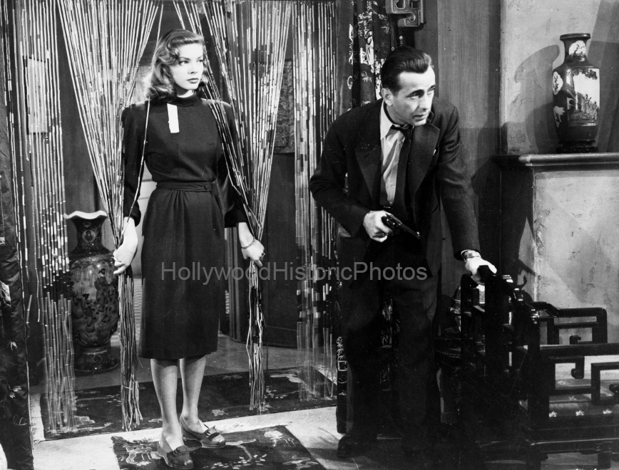 Humphrey Bogart 1946 The Big Sleep with Lauren Bacall WM.jpg